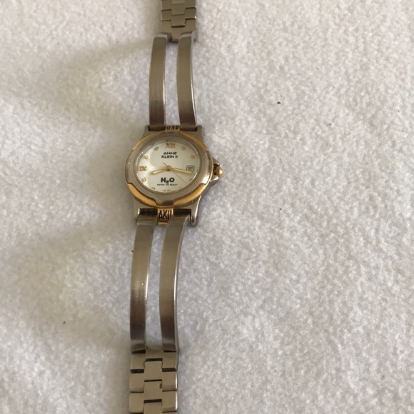 Anne Klein H2o Watch - Picture 1 of 4